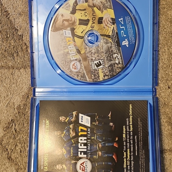 PS4 FIFA 17 - Picture 2 of 3